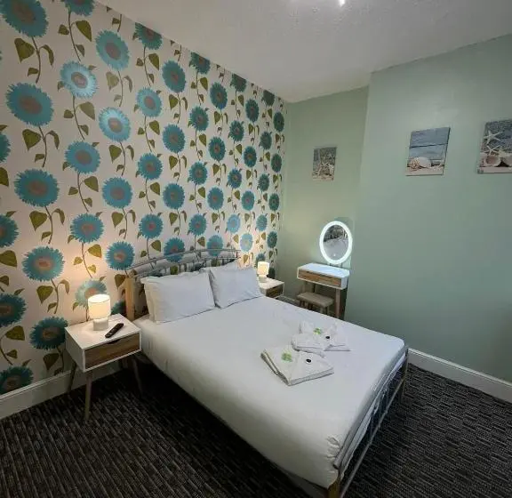 استودیوی استاندارد, The Paradise Guest House