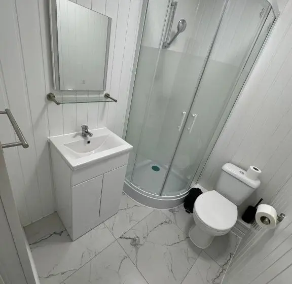 آپارتمان 1 خوابه, The Paradise Guest House