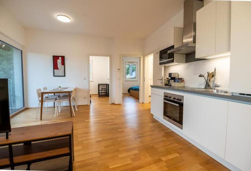 Апартаменты 2 Спальни с Балконом, Shome Apartments Graz Ost   Self Check In & Free Parking