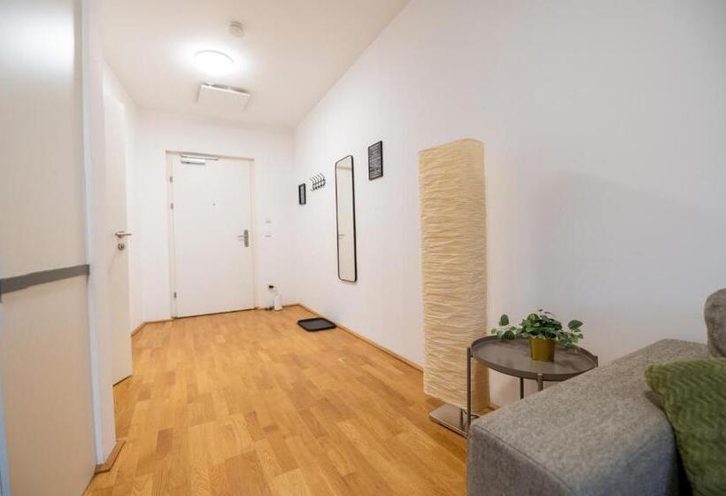 דירת שני חדרים עם מרפת, Shome Apartments Graz Ost   Self Check In & Free Parking