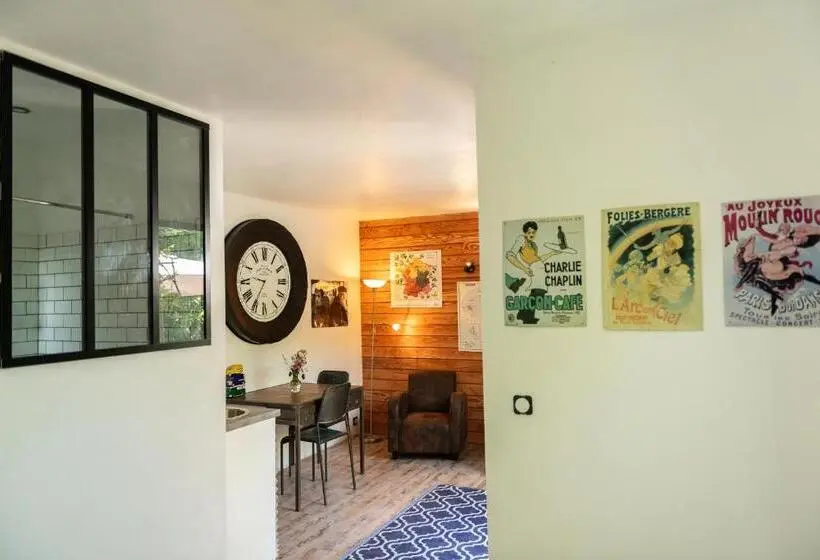 テラス付きスタンダードルーム, La Jolie Longère Fleurie Tiny House Avec Piscine Et Jardin
