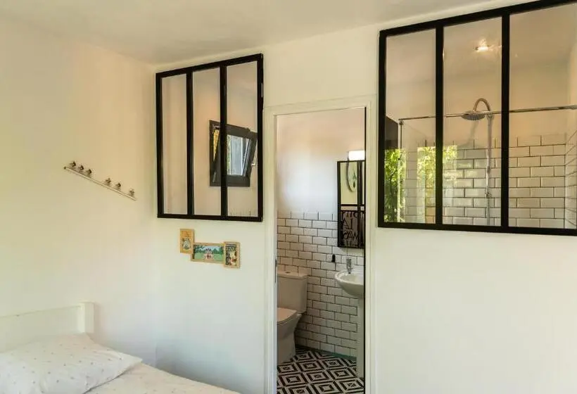 テラス付きスタンダードルーム, La Jolie Longère Fleurie Tiny House Avec Piscine Et Jardin