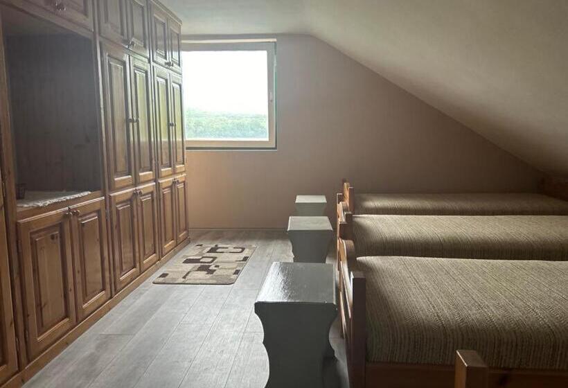 园景标准四人间, Konkoly Lovarda és Vendégház Lenti