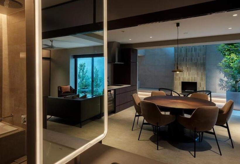 デラックスルーム, Not A Hotel Fukuoka