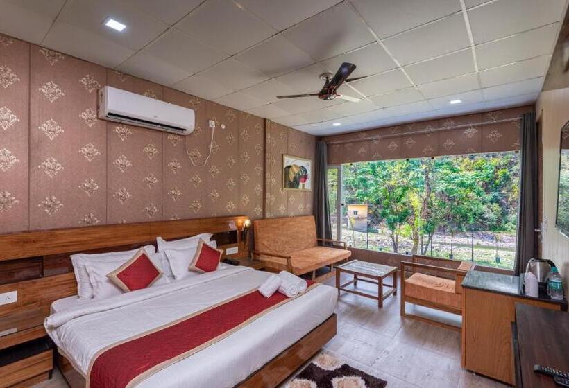 带河湖景观的套房, Sukham Raasa River Resort & Spa By Lawrence Hotels