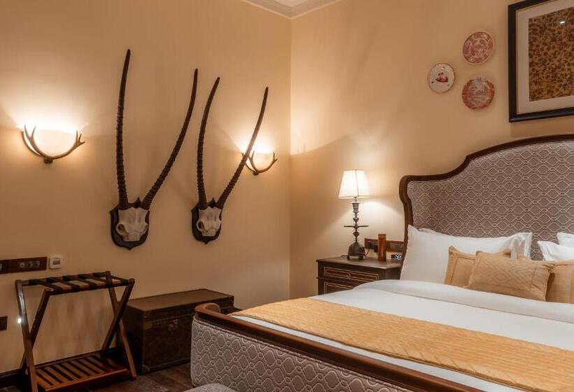 キングサイズベッドのデラックススイート, Vaani Greens Resort, Kaziranga