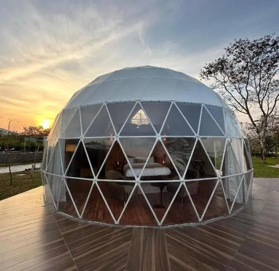 キングサイズベッドのデラックスルーム, Vaani Greens Resort, Kaziranga