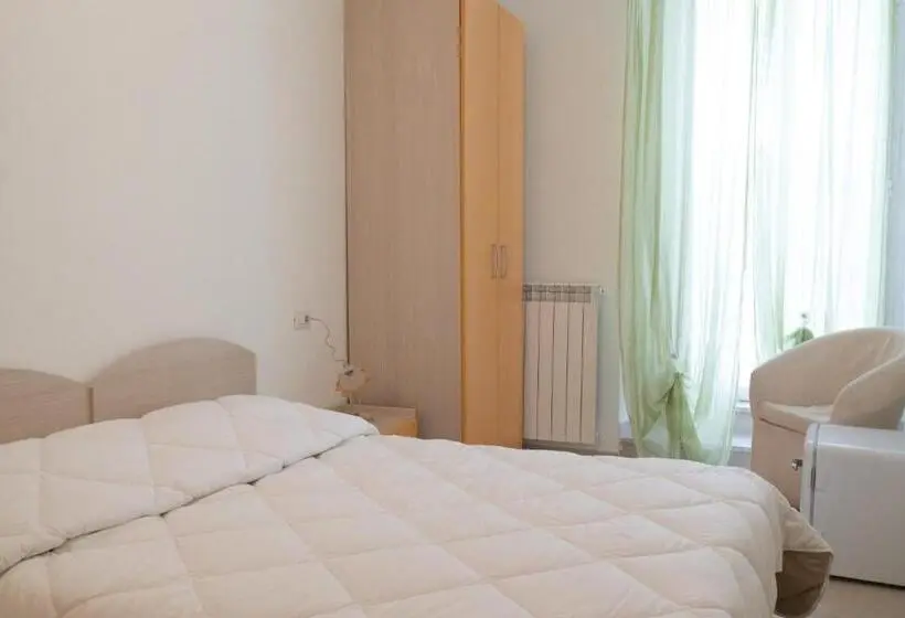 バルコニー付きスタンダードルーム, Laetitia Guesthouse