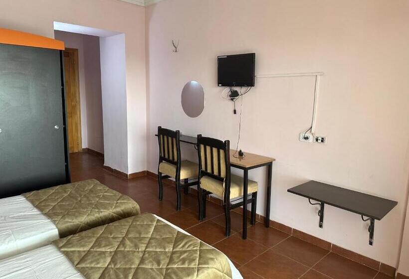 اتاق اکونومی, Hôtel Galaxy