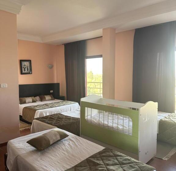 استودیو خانوادگی, Hôtel Galaxy