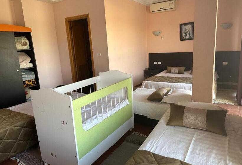 استودیو خانوادگی, Hôtel Galaxy