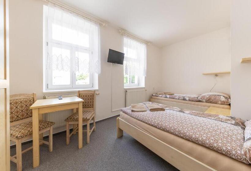 Családi Szoba, Pivovar Polička