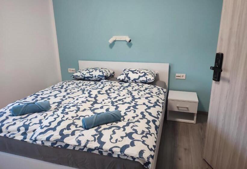 آپارتمان 1 خوابه با تراس, Tilka`s House