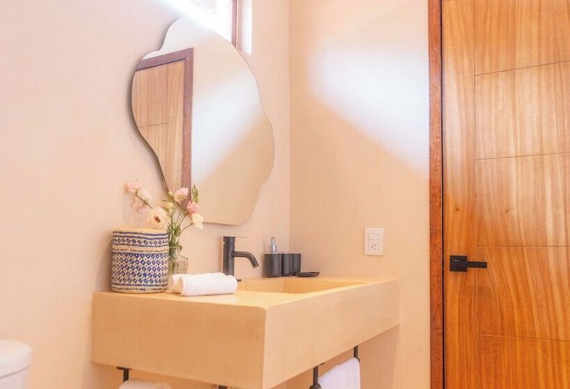 غرفة ديلوكس مطلّة علي البحر مزوَّدة بشُرفة, La Alberca Hotel Boutique