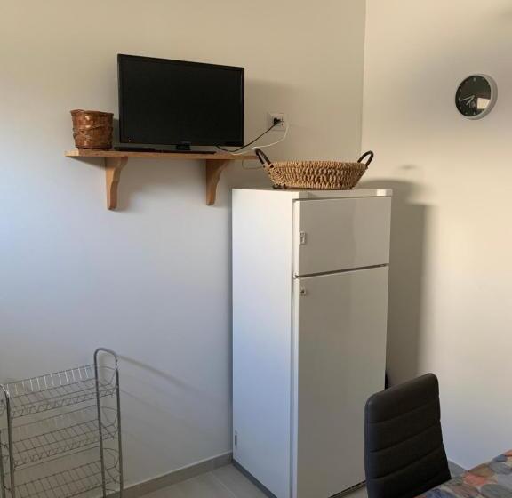 شقة غرفة واحدة, B&b Almat