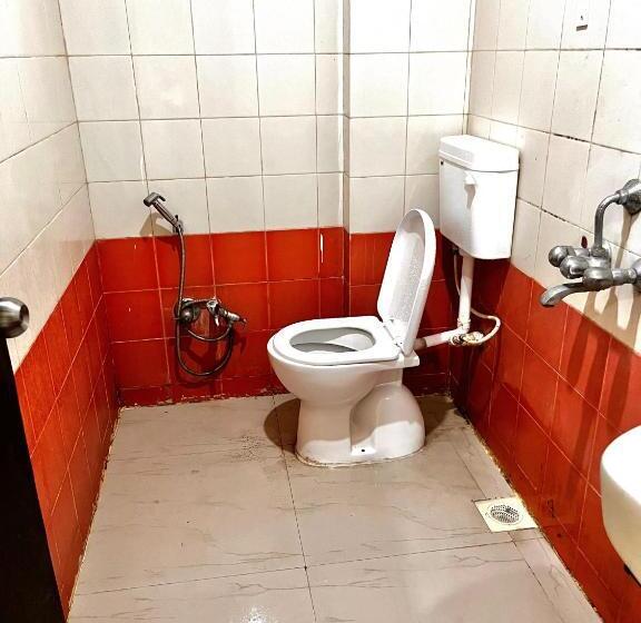 Habitació Estàndard, Chandan