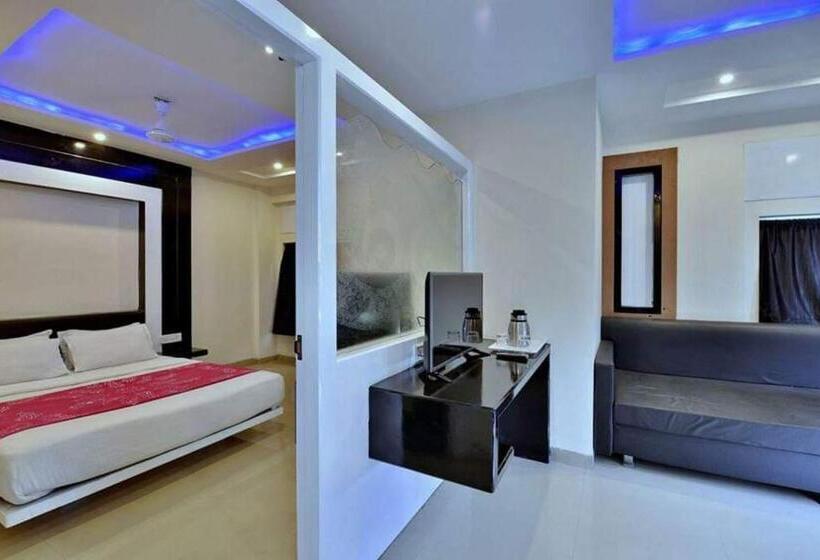 Family Room, Satyug Inn