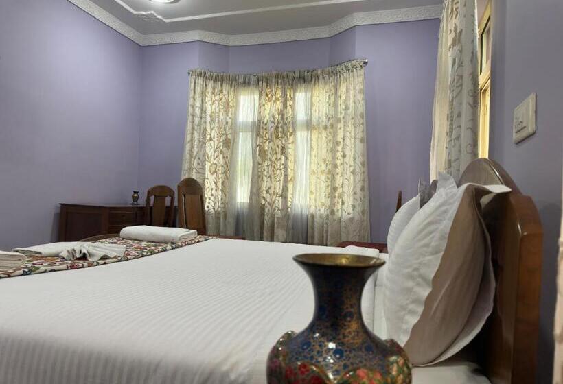 Quarto Triplo Comfort, Jan Mahal