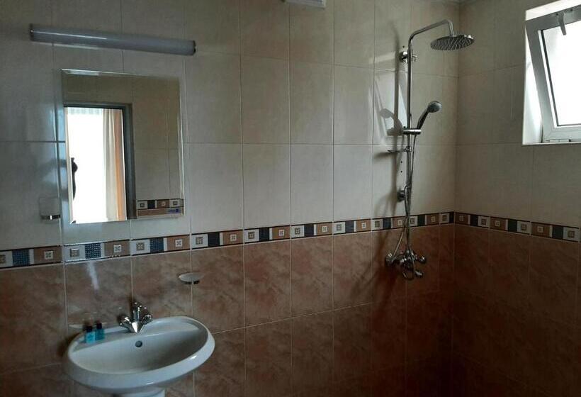 Quarto Estandar, самостоятелни стаи елинор