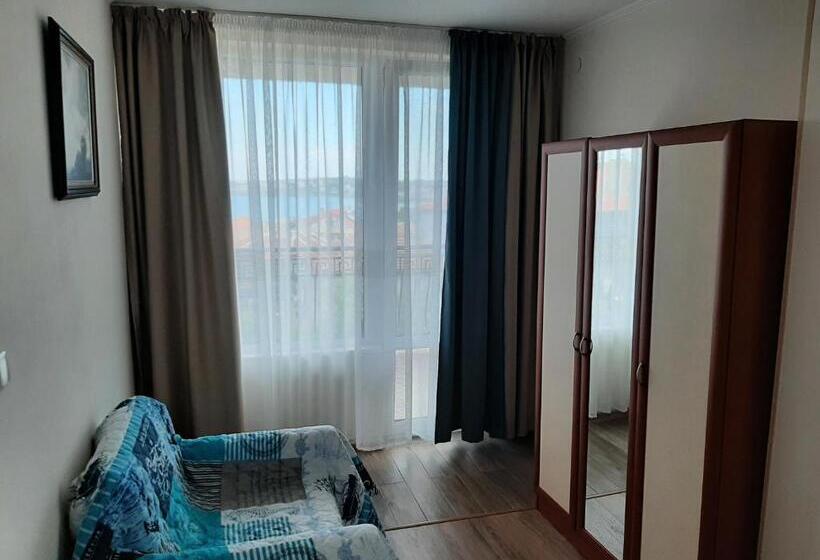 Quarto Triplo Estandar, самостоятелни стаи елинор