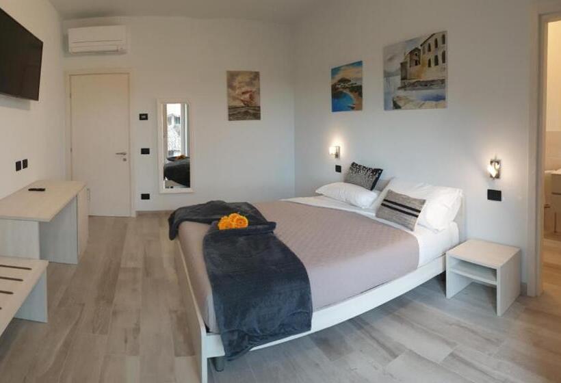 غرفة قياسية مزوَّدة بشُرفة, Bnb La Corte