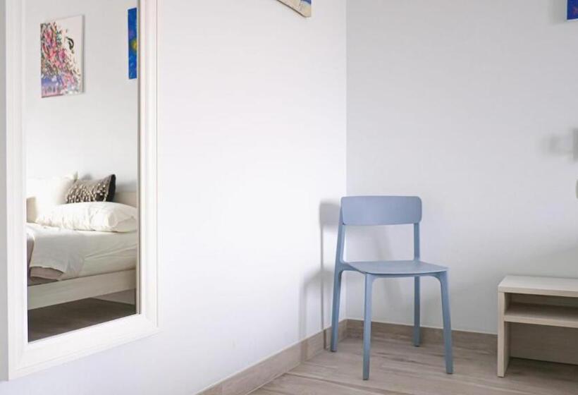 غرفة قياسية مزوَّدة بشُرفة, Bnb La Corte