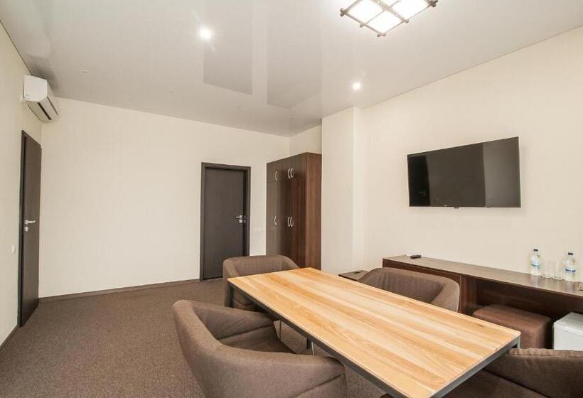 سوییت, Atmosphere