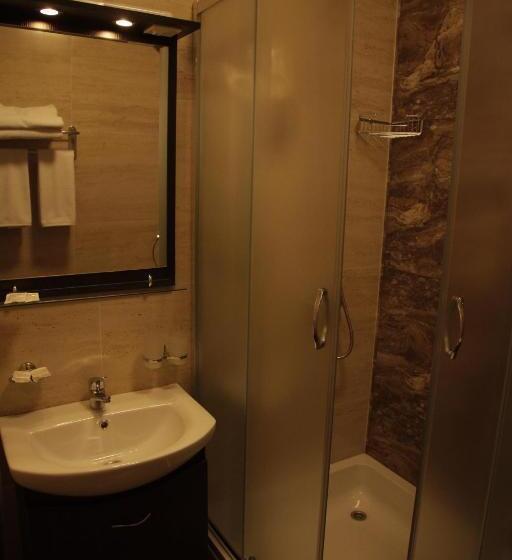 اتاق استاندارد یک نفره, Atmosphere