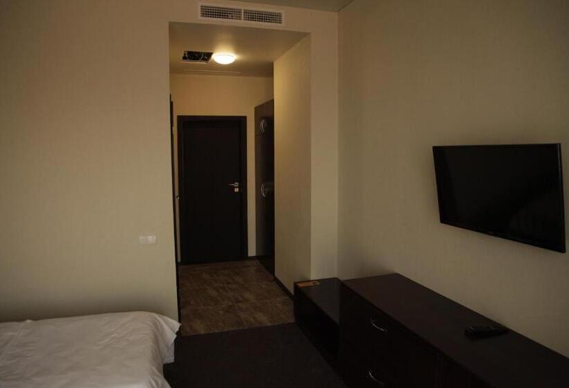 اتاق استاندارد یک نفره, Atmosphere