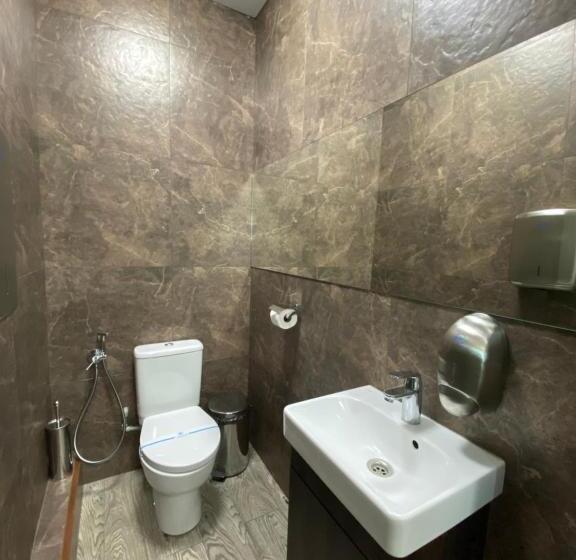 استودیو خانوادگی, Atmosphere