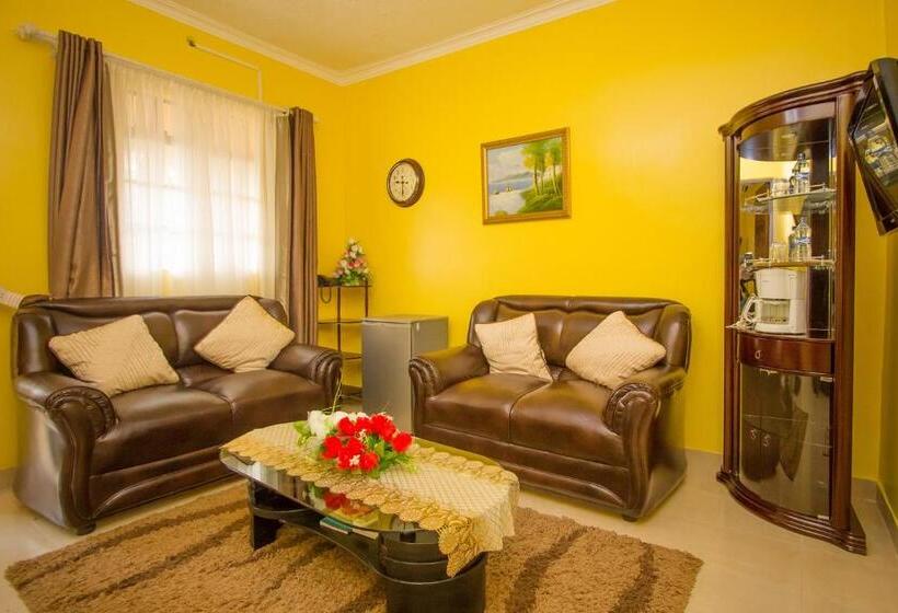 سوییت جونیور, Nyakoe Kisii