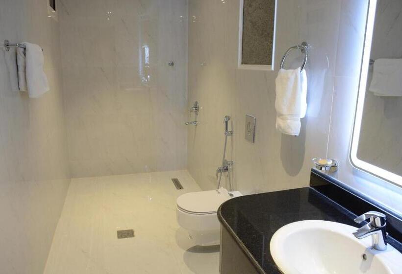 1ベッドルームのデラックスアパートメント, الايوان للاجنحة الفندقية E1