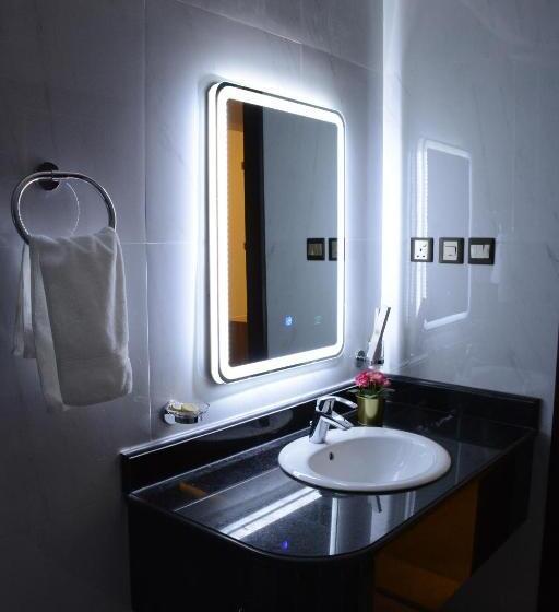 1ベッドルームのデラックスアパートメント, الايوان للاجنحة الفندقية E1