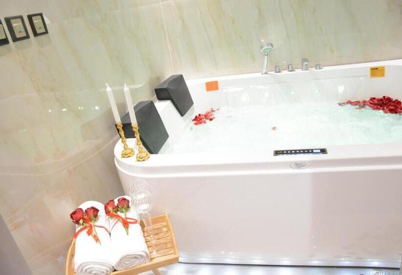 スタンダードスタジオ, الايوان للاجنحة الفندقية E1