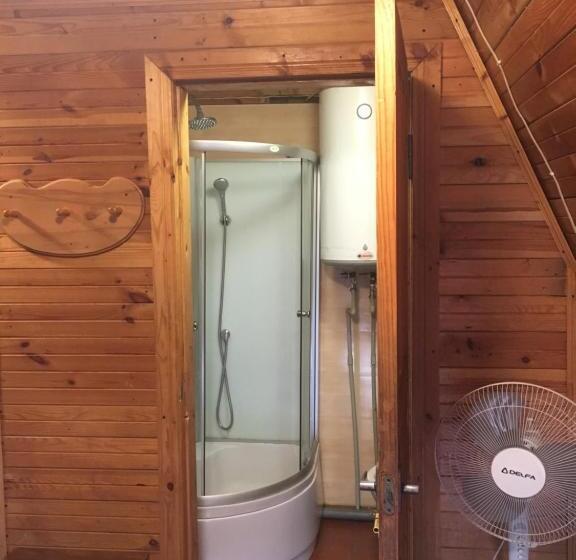 اتاق استاندارد چهار تخته, номера в деревянных домиках