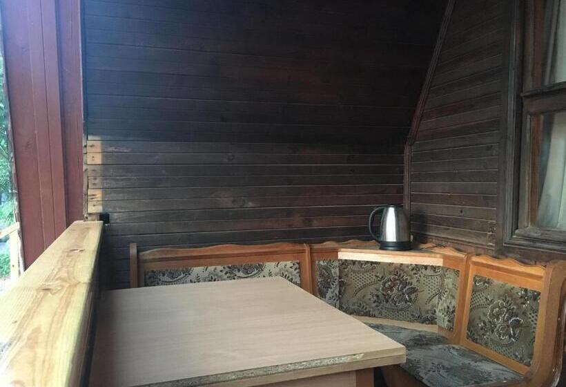 اتاق استاندارد چهار تخته, номера в деревянных домиках