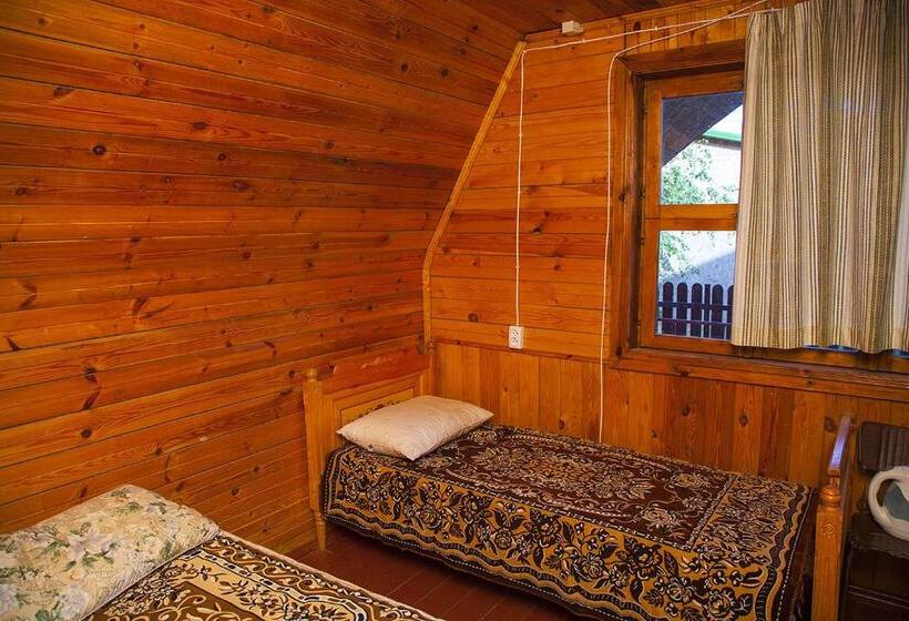 اتاق استاندارد سه نفره, номера в деревянных домиках