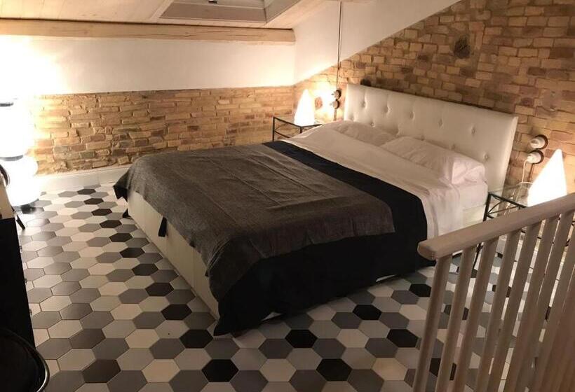 اتاق دوبلکس, B&b Sotto La Torre