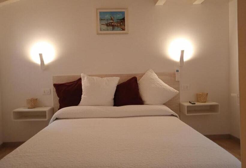 اتاق لوکس, La Colombara