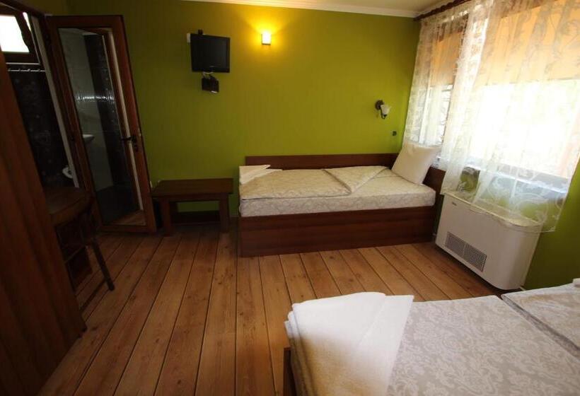 Chambre Triple Standard, къща за гости джая