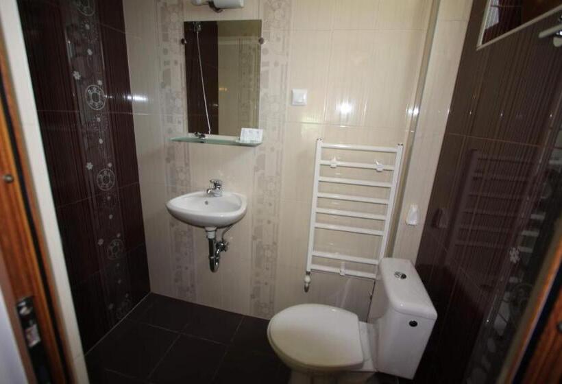 Chambre Triple Standard, къща за гости джая