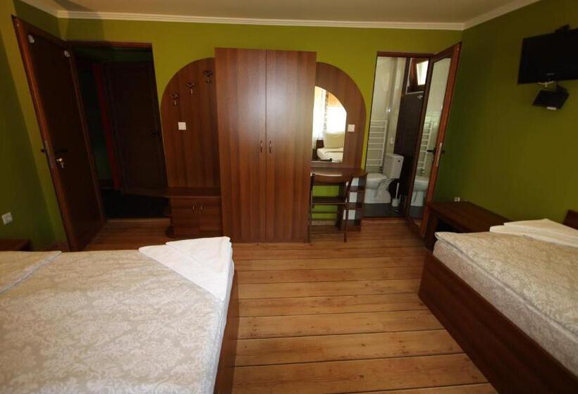 Chambre Triple Standard, къща за гости джая