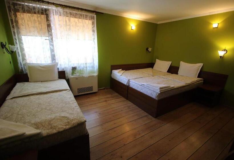 Chambre Triple Standard, къща за гости джая