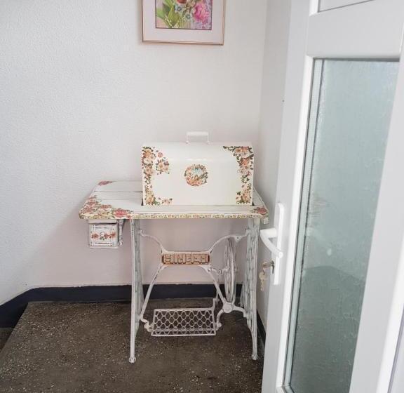 三人经典房间, къща за гости саня