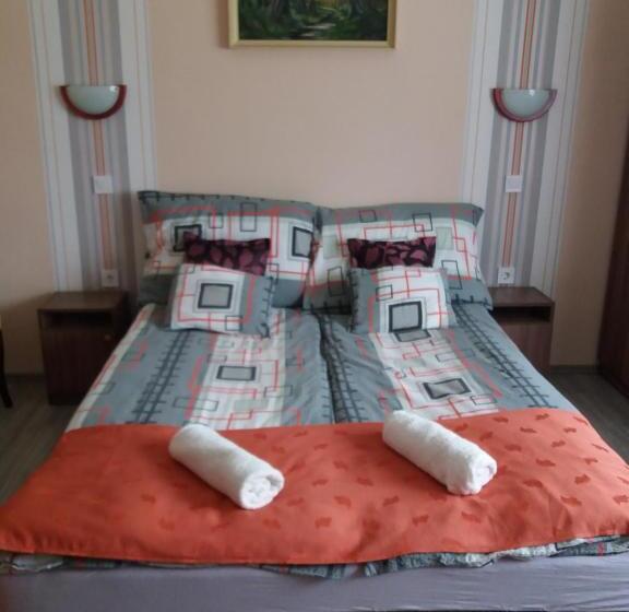 חדר סטנדרט לארבעה, Beáta Vendégház