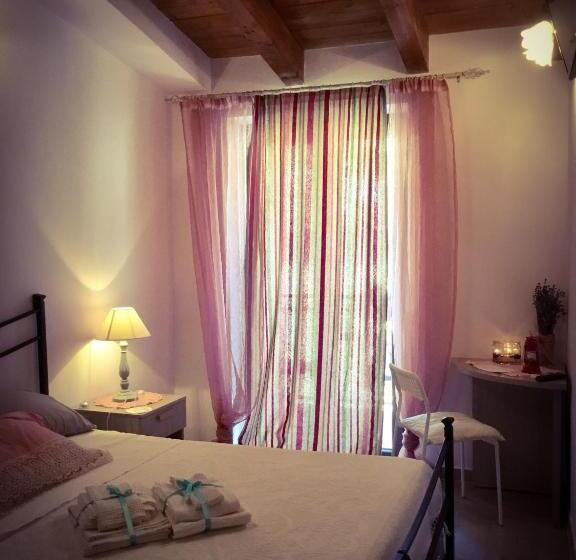 غرفة قياسية مع حمام خارجي, B&b Maison Civico 13