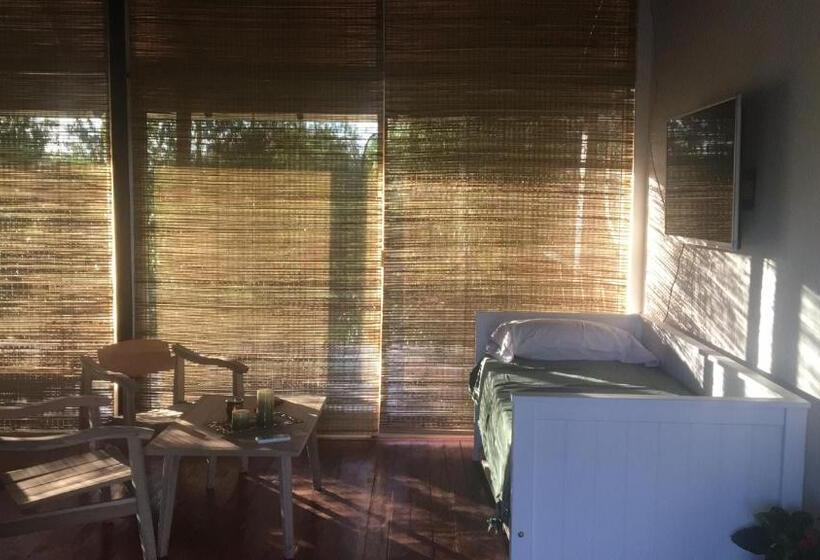 סוויטה, La Delfina Island Resort