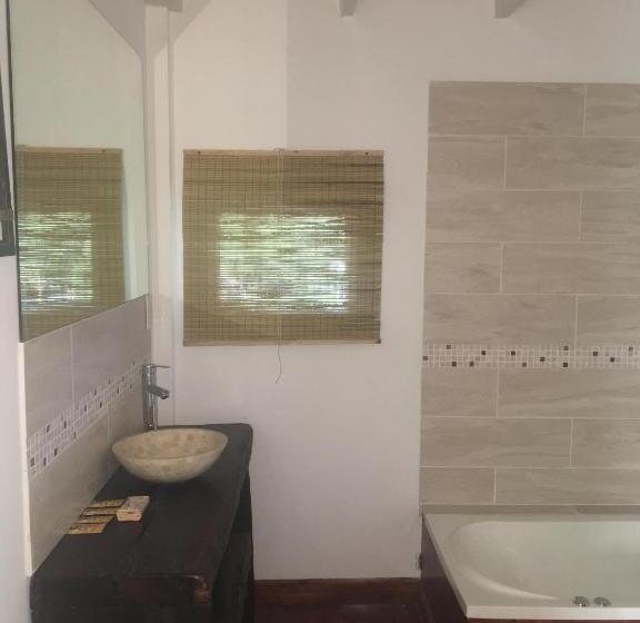 חדר פרמיום לארבעה, La Delfina Island Resort