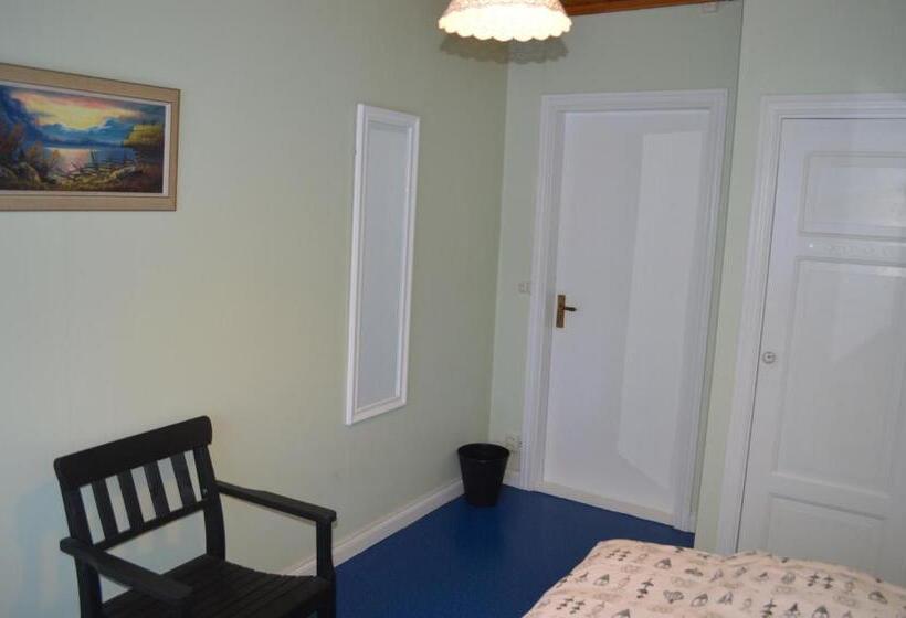 庭の見えるシングルルーム, Muses Bnb Bed & Breakfast