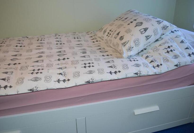 庭の見えるシングルルーム, Muses Bnb Bed & Breakfast